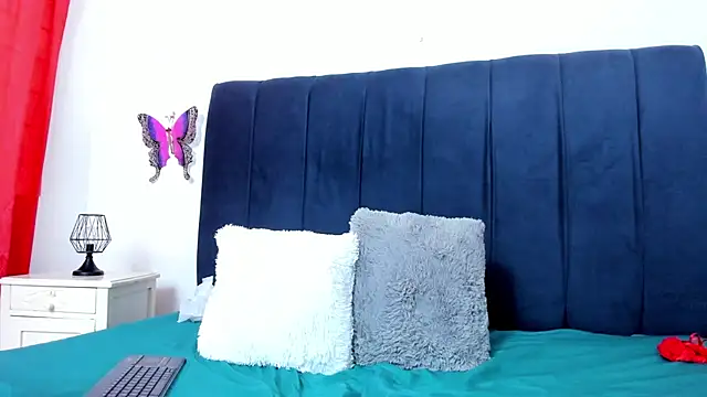 Snapshot of celena_wonder chatting on 11-11-25, 03:56 celena wonder online show from 11-11-25, 03:56