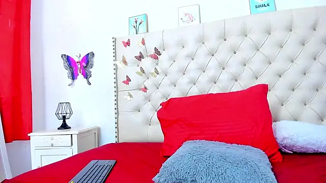 Snapshot of celena_wonder chatting on 12-14-25, 06:56 celena wonder online show from 12-14-25, 06:56