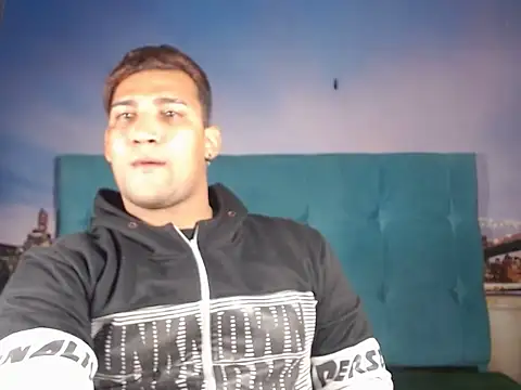 Snapshot of RobertLatin18 chatting on 10-23-25, 01:49 RobertLatin18 online show from 10-23-25, 01:49