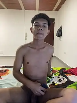 Cristianjo99 online show from 10-23-25, 02:44