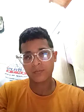 Snapshot of Luis_Stars chatting on 10-24-25, 03:14 Luis Stars online show from 10-24-25, 03:14