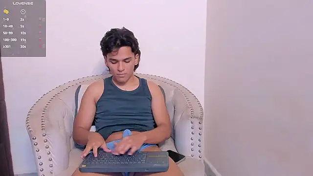 Snapshot of Salomon_Mendoza chatting on 10-30-25, 06:15 Salomon Mendoza online show from 10-30-25, 06:15