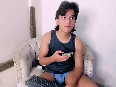 Snapshot of Salomon_Mendoza chatting on 12-16-25, 11:32 Salomon Mendoza online show from 12-16-25, 11:32