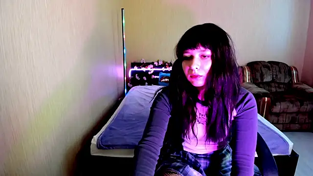 Snapshot of Quietdaisy chatting on 10-24-25, 10:22 Quietdaisy online show from 10-24-25, 10:22