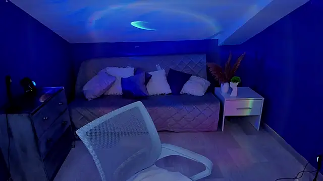 Snapshot of MadamMilly_ chatting on 11-26-25, 06:47 MadamMilly online show from 11-26-25, 06:47