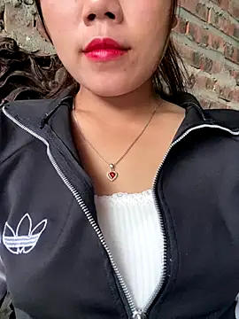 nachi-baby online show from 10-31-25, 08:37