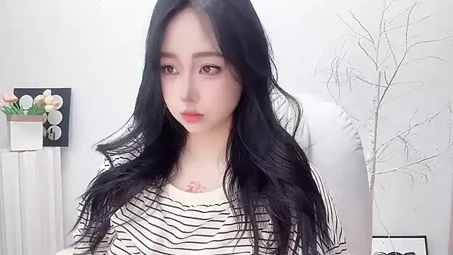 Love-hanzaizai718 online show from 12-17-25, 03:07