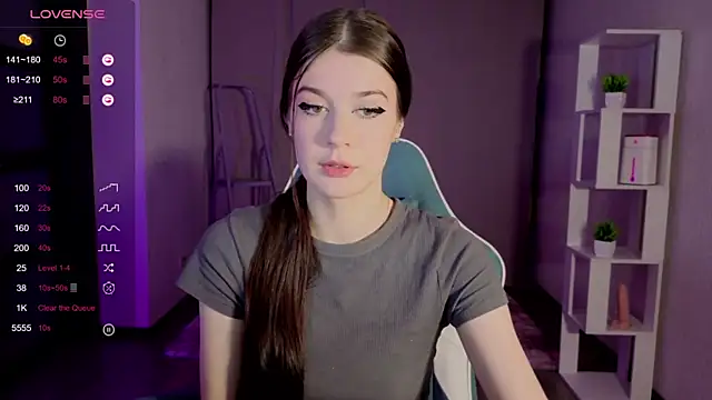 Snapshot of Ksarina chatting on 11-11-25, 05:02 Ksarina online show from 11-11-25, 05:02