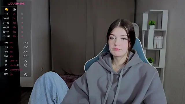 Snapshot of Ksarina chatting on 11-14-25, 12:37 Ksarina online show from 11-14-25, 12:37