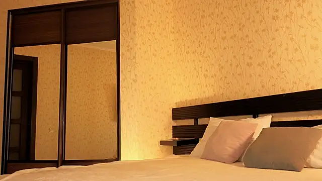 Snapshot of Ksarina chatting on 11-25-25, 11:10 Ksarina online show from 11-25-25, 11:10