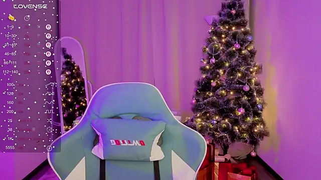 Snapshot of Ksarina chatting on 12-18-25, 02:45 Ksarina online show from 12-18-25, 02:45