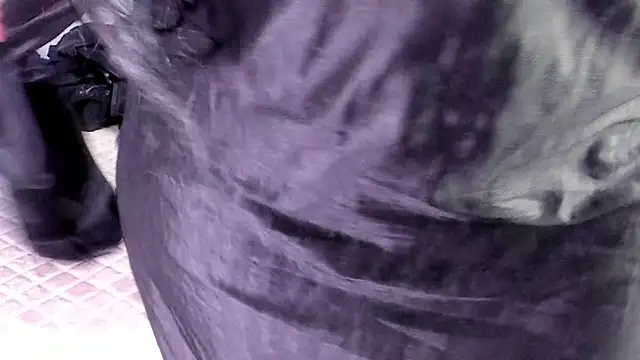 Snapshot of Jasmin_Hottie chatting on 10-24-25, 10:22 Jasmin Hottie online show from 10-24-25, 10:22