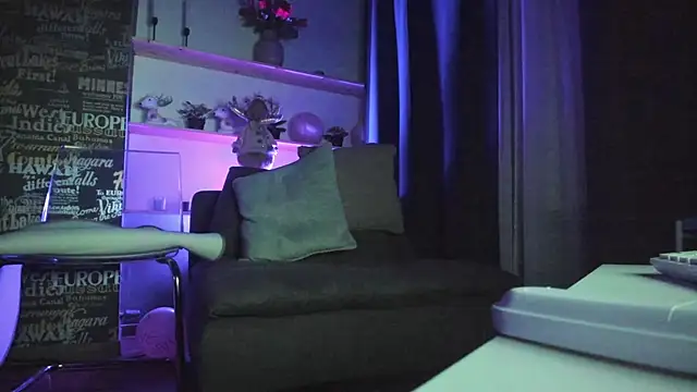 DemmiLove online show from 02-18-26, 08:27