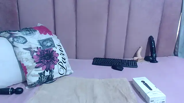 Snapshot of Bracylia chatting on 01-18-26, 06:39 Bracylia online show from 01-18-26, 06:39