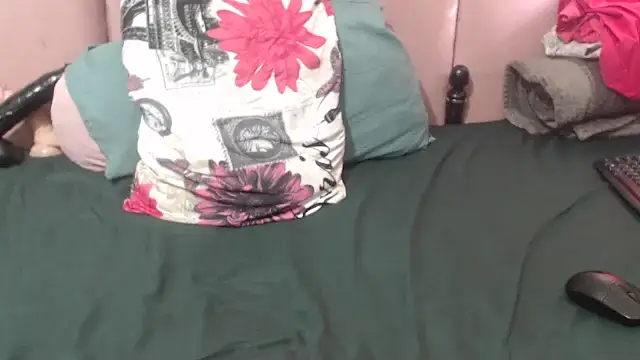 Snapshot of Bracylia chatting on 04-10-26, 10:20 Bracylia online show from 04-10-26, 10:20