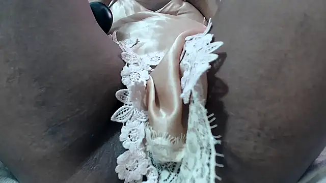 Snapshot of Bracylia chatting on 04-11-26, 07:45 Bracylia online show from 04-11-26, 07:45