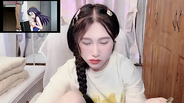 Snapshot of anna-888- chatting on 10-30-25, 03:35 anna-888- online show from 10-30-25, 03:35