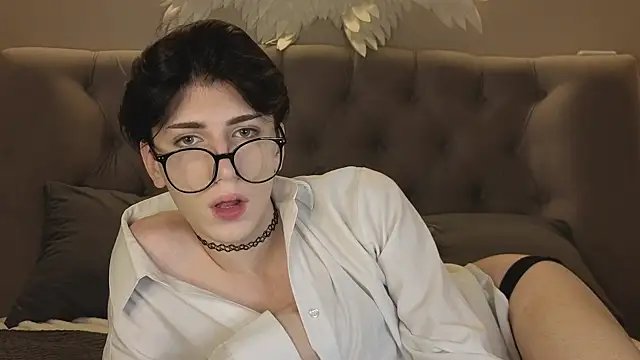 Oliver star boy  online show from 01-07-26, 03:14