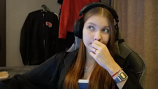 Snapshot of Softixq chatting on 11-16-25, 02:55 Softixq online show from 11-16-25, 02:55