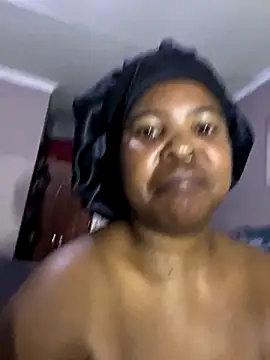 Snapshot of SweetCandy84 chatting on 11-05-25, 08:31 SweetCandy84 online show from 11-05-25, 08:31