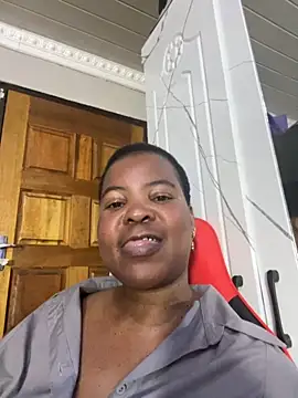 Snapshot of SweetCandy84 chatting on 11-08-25, 01:22 SweetCandy84 online show from 11-08-25, 01:22