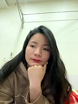 Bee Yellow00 online show from 01-11-26, 05:01