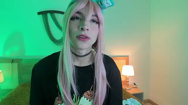 Snapshot of Damiian20_ chatting on 11-27-25, 12:18 Damiian20 online show from 11-27-25, 12:18