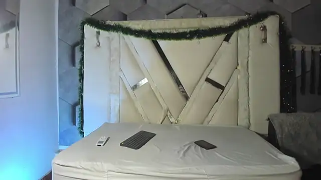 Snapshot of salome_mio chatting on 12-16-25, 01:49 salome mio online show from 12-16-25, 01:49