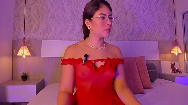 Snapshot of Vittoria__rossi chatting on 02-27-26, 02:06 Vittoria rossi online show from 02-27-26, 02:06