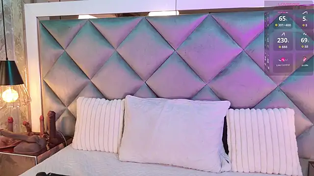 Snapshot of _giggy_2 chatting on 11-08-25, 12:05 giggy 2 online show from 11-08-25, 12:05