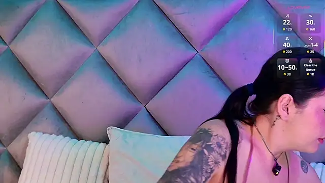 Snapshot of _giggy_2 chatting on 11-11-25, 11:43 giggy 2 online show from 11-11-25, 11:43