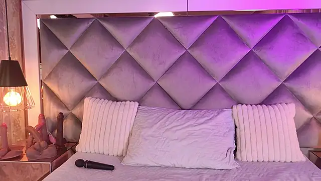 Snapshot of _giggy_2 chatting on 11-14-25, 12:04 giggy 2 online show from 11-14-25, 12:04