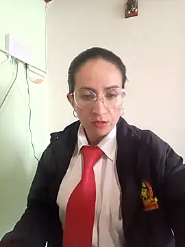 Snapshot of Valentina--1 chatting on 11-05-25, 12:05 Valentina--1 online show from 11-05-25, 12:05