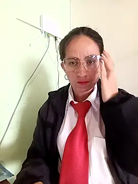 Snapshot of Valentina--1 chatting on 11-14-25, 02:49 Valentina--1 online show from 11-14-25, 02:49