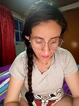 Snapshot of Valentina--1 chatting on 11-16-25, 01:22 Valentina--1 online show from 11-16-25, 01:22