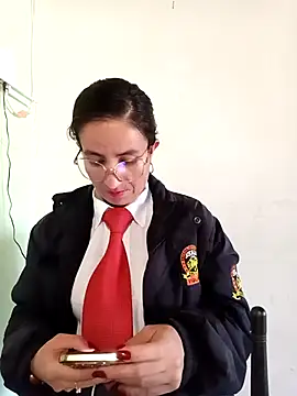 Snapshot of Valentina--1 chatting on 11-25-25, 12:05 Valentina--1 online show from 11-25-25, 12:05