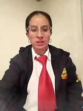 Snapshot of Valentina--1 chatting on 11-26-25, 02:01 Valentina--1 online show from 11-26-25, 02:01