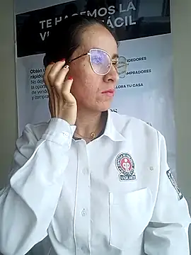 Snapshot of Valentina--1 chatting on 11-30-25, 01:04 Valentina--1 online show from 11-30-25, 01:04