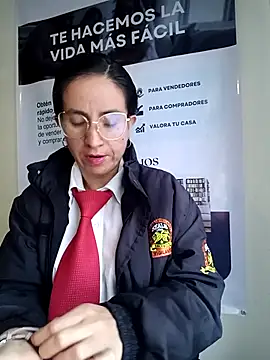 Snapshot of Valentina--1 chatting on 12-03-25, 12:03 Valentina--1 online show from 12-03-25, 12:03