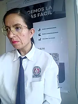 Snapshot of Valentina--1 chatting on 12-05-25, 12:03 Valentina--1 online show from 12-05-25, 12:03