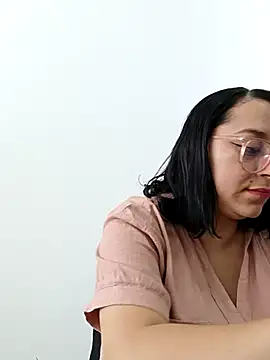 Snapshot of Caroline-17 chatting on 11-07-25, 06:19 Caroline-17 online show from 11-07-25, 06:19