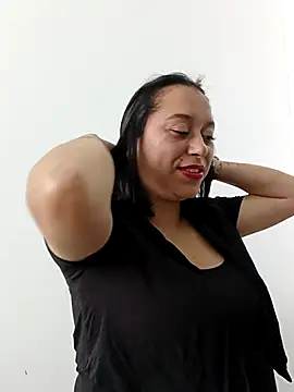 Snapshot of Caroline-17 chatting on 11-14-25, 06:06 Caroline-17 online show from 11-14-25, 06:06