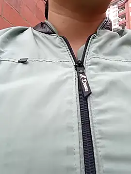 Snapshot of Caroline-17 chatting on 12-02-25, 11:48 Caroline-17 online show from 12-02-25, 11:48