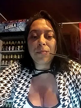 Snapshot of Caroline-17 chatting on 12-13-25, 11:54 Caroline-17 online show from 12-13-25, 11:54