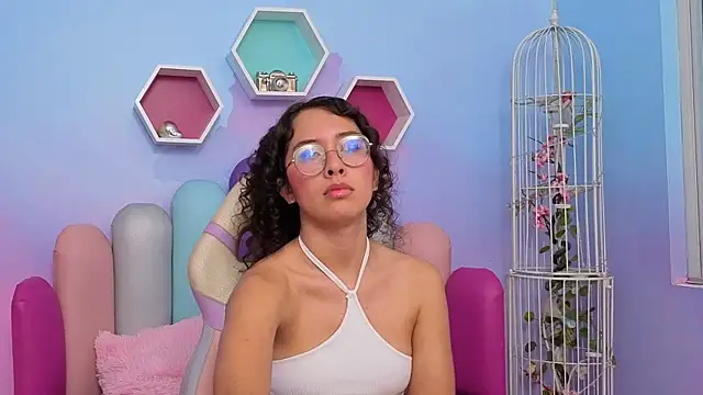 Snapshot of Sasha-Monroe chatting on 10-26-25, 11:09 Sasha-Monroe online show from 10-26-25, 11:09