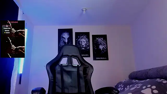 AUSTINN TORRES online show from 02-03-26, 01:59