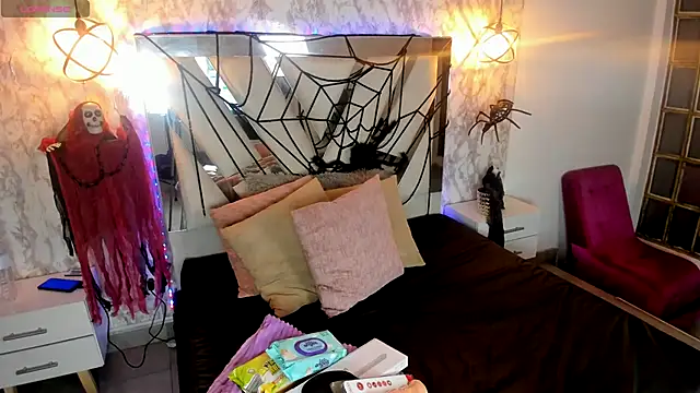 Snapshot of MILA_TTAYLOR chatting on 10-30-25, 05:02 MILA TTAYLOR online show from 10-30-25, 05:02