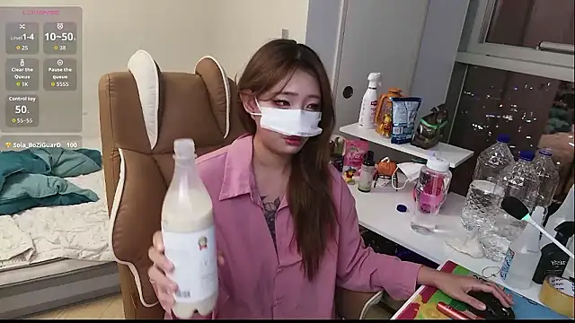 Milk Sola online show from 11-01-25, 03:14