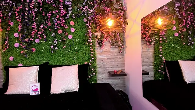 Snapshot of EmilyyRed chatting on 11-08-25, 09:13 EmilyyRed online show from 11-08-25, 09:13