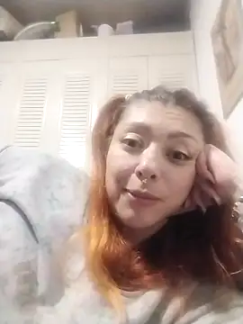 Snapshot of EmilyyRed chatting on 11-29-25, 04:26 EmilyyRed online show from 11-29-25, 04:26